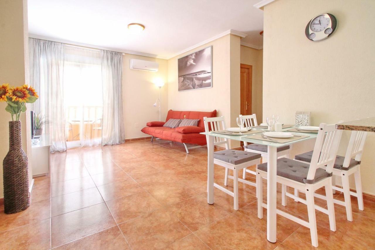 Zoa Happy Vacations Leilighet Torrevieja Eksteriør bilde